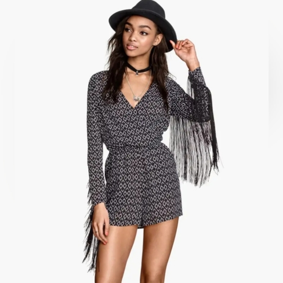 3/30$🎉SALE!!!🎉 H&M Coachella Fringe Romper💕🌻 - Picture 1 of 5